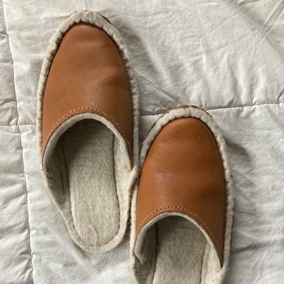 Women's Mohinders wool lined leather  slipper size 7 - Picture 1 of 6